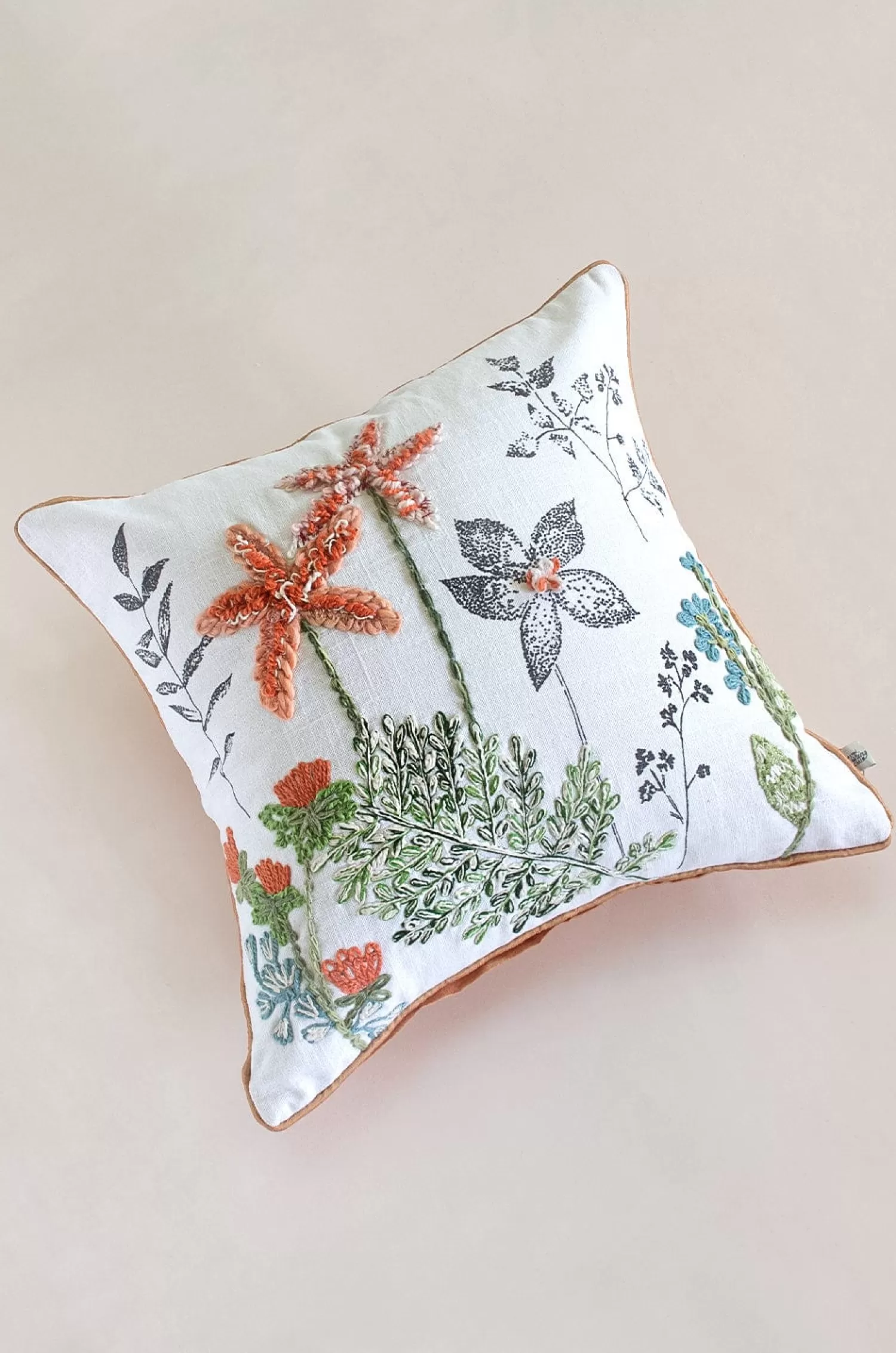 Vivsun Cushion Covers^Agha Embroidered Cushion Cover