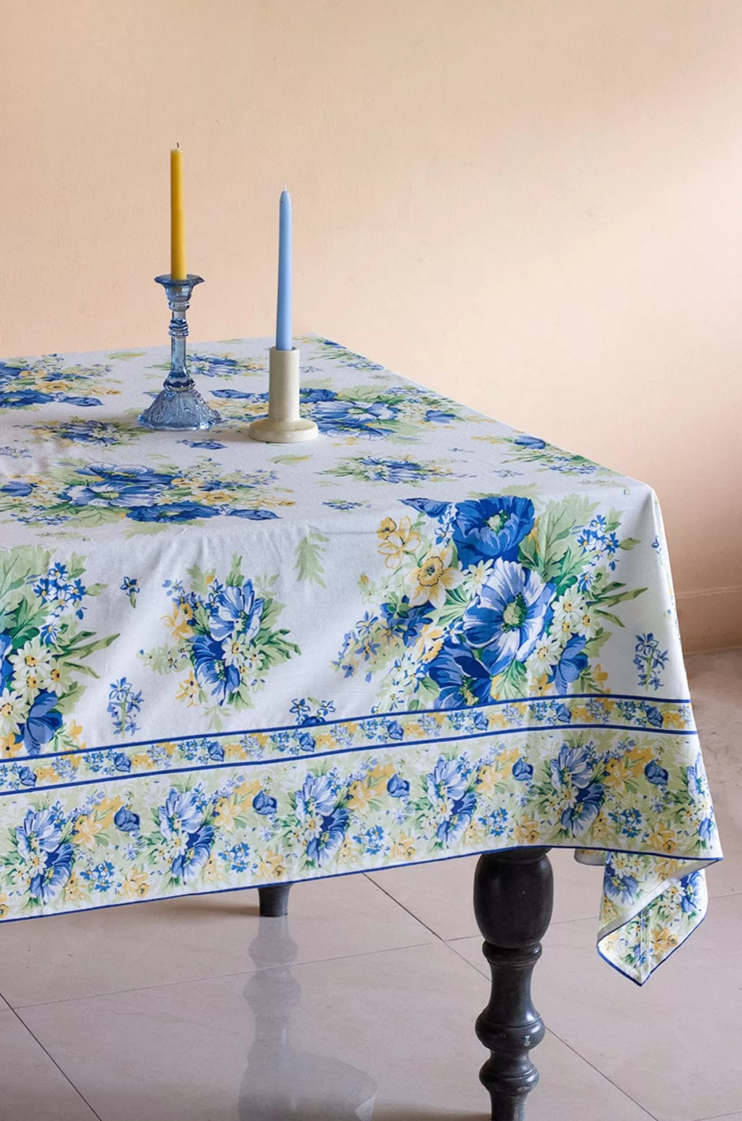 April Cornell Table Linen & Accessories^ Charming Ecru Breakfast Cloth- 4 Seater