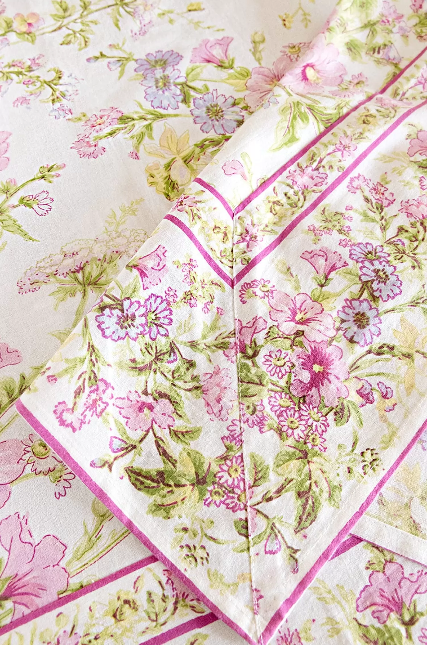 April Cornell Table Linen & Accessories^ Graceful Garden Ecru`Breakfast Cloth - 4 Seater