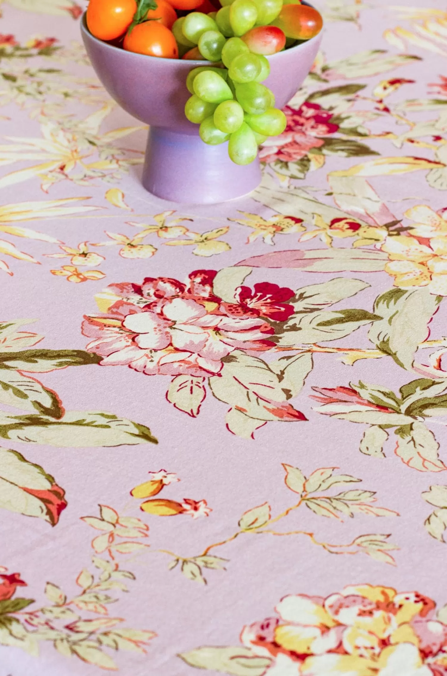 April Cornell Table Linen & Accessories^ Hydrangea Amethyst Dining Cloth-8 Seater