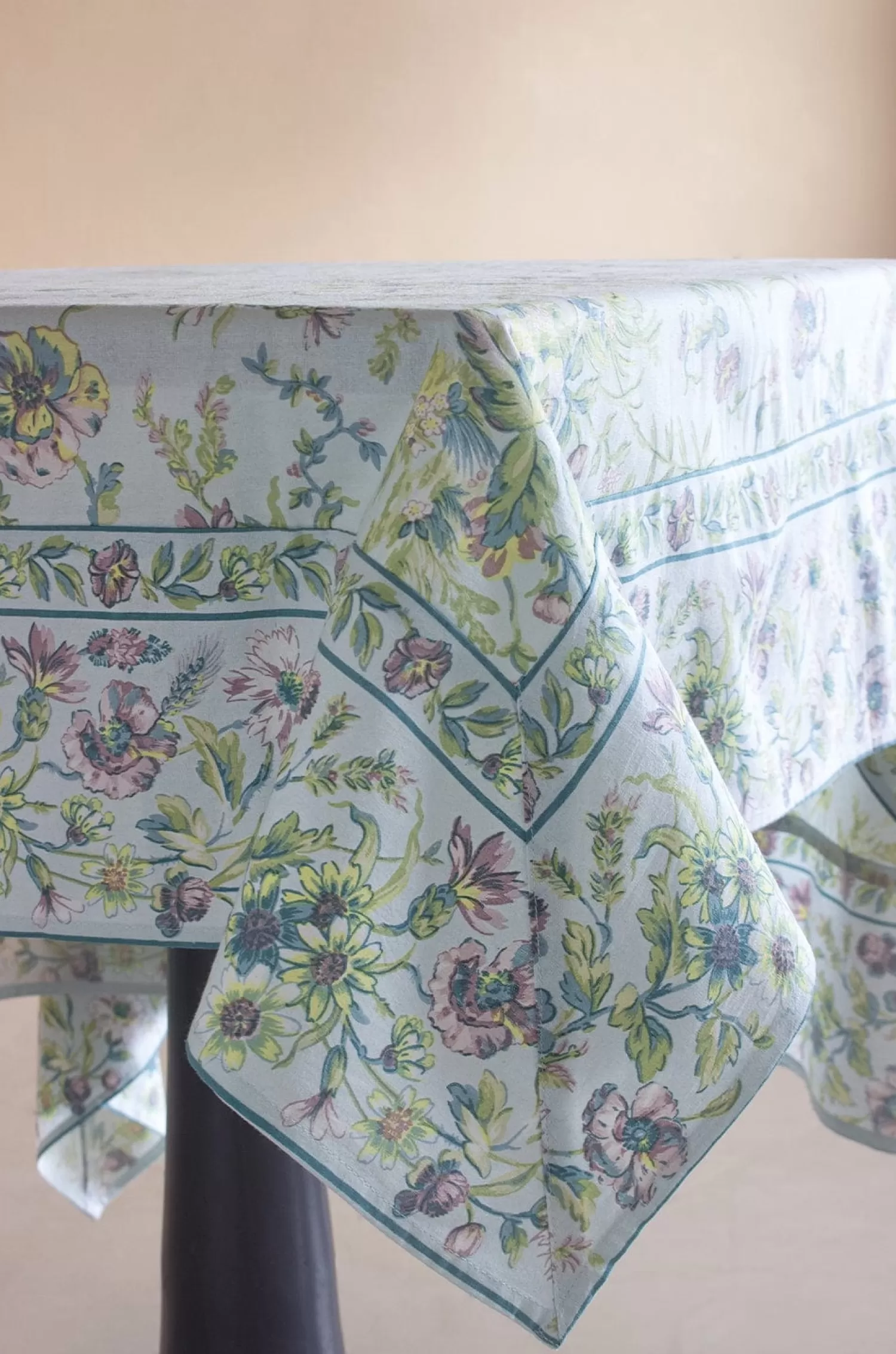 April Cornell Table Linen & Accessories^ Meadow Mist Breakfast Cloth- 4 Seater
