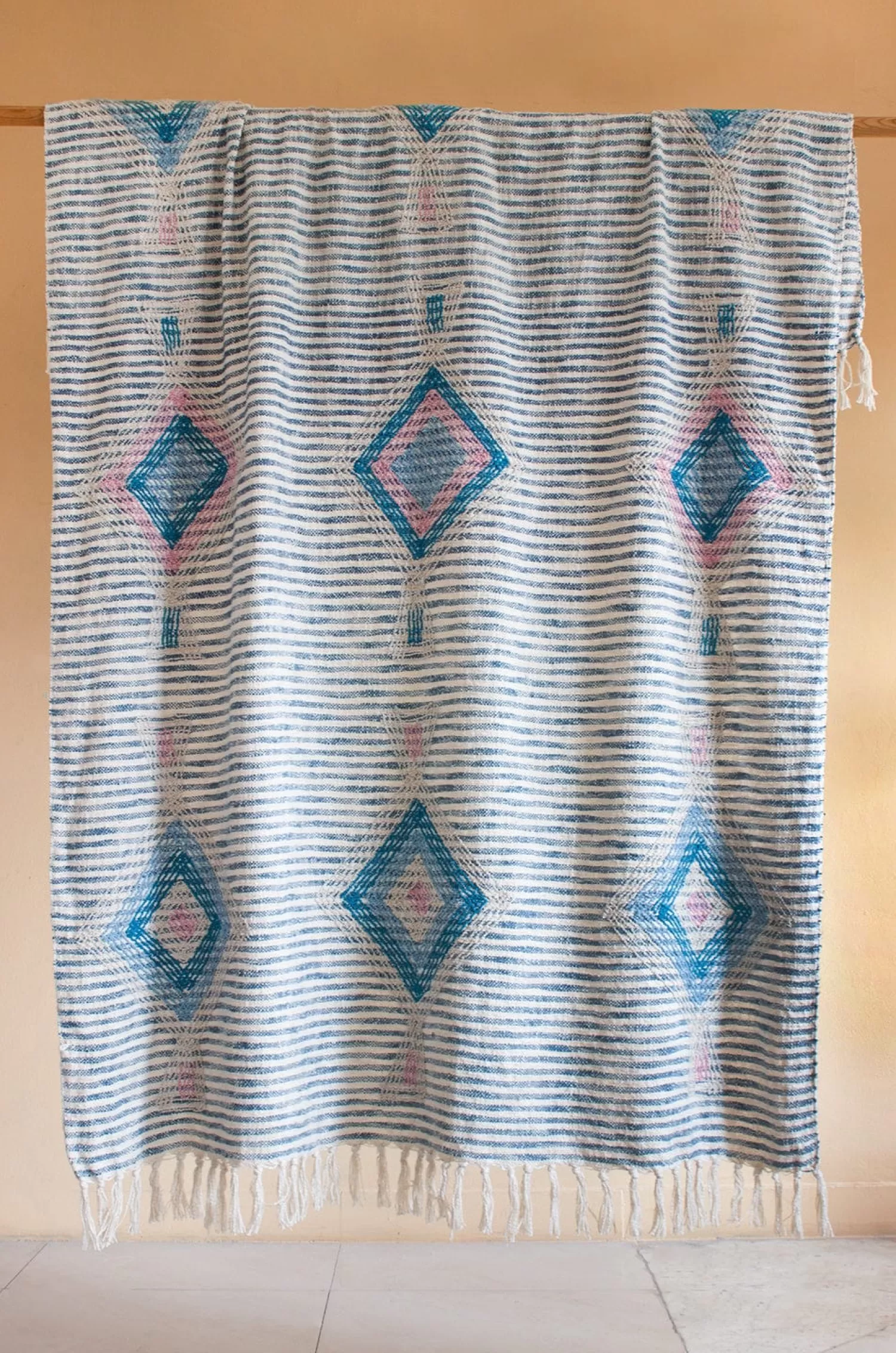 ESS PEE Throws^Asra Woven Cotton Throw