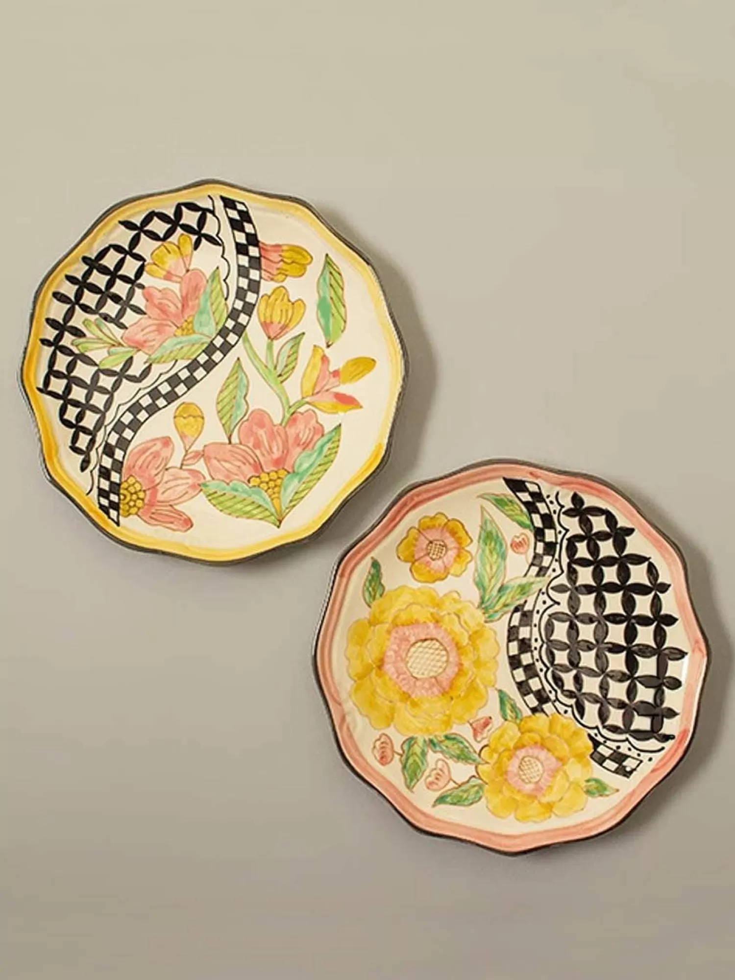 Minhas Pottery Wall Decor^Checkered Pattern Wall Plates - Set Of 2