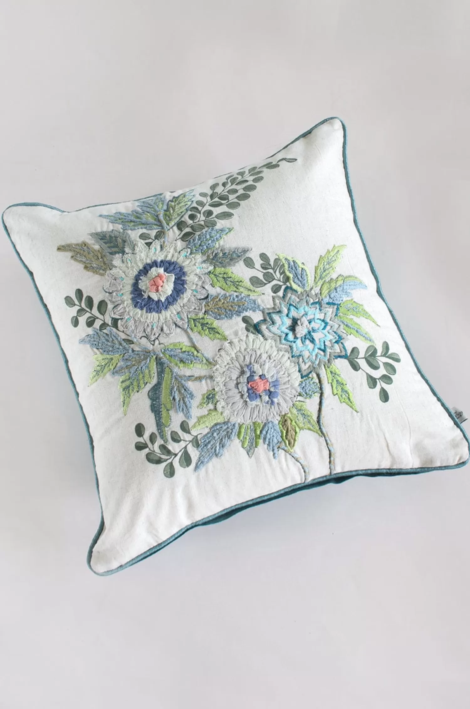 Vivsun Cushion Covers^Crazy Daisy Embroidered Cushion Cover