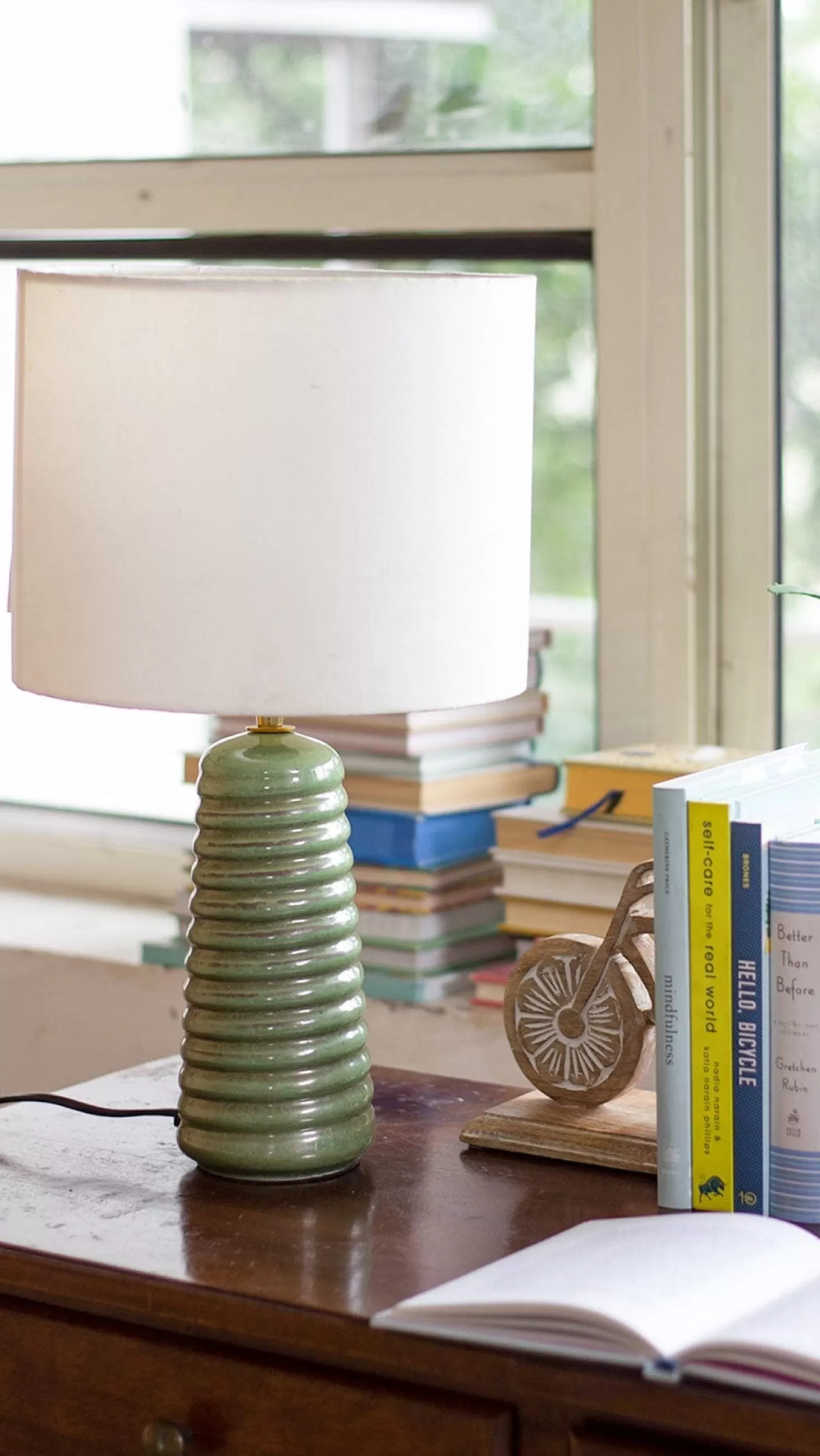 Befarah Lighting^Helix Ceramic Lamp With Lampshade - Reactive Green