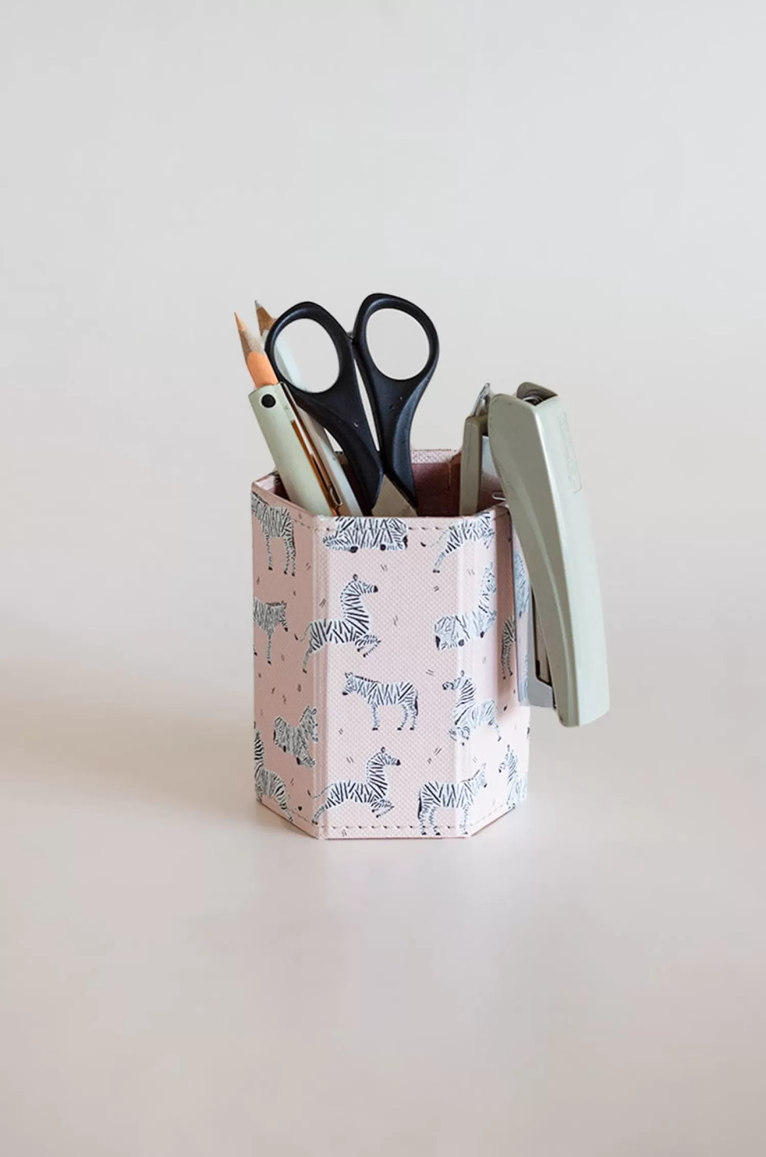 EcoLeather Storage^Pearlised Paper Leather Foldable Pen Holder - Pink Safari