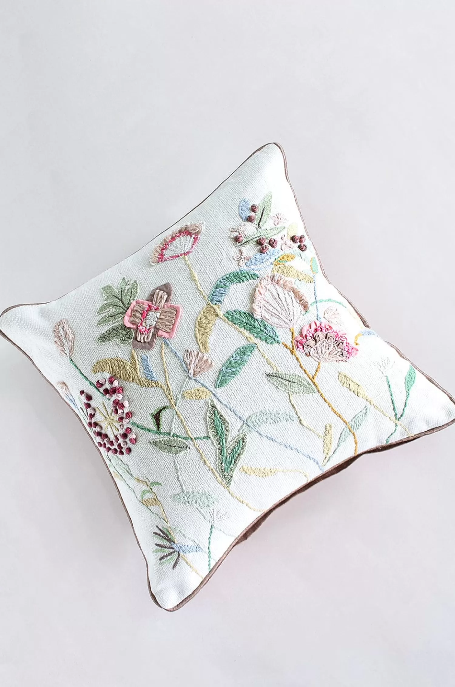 Vivsun Cushion Covers^Simin Embroidered Cushion Cover