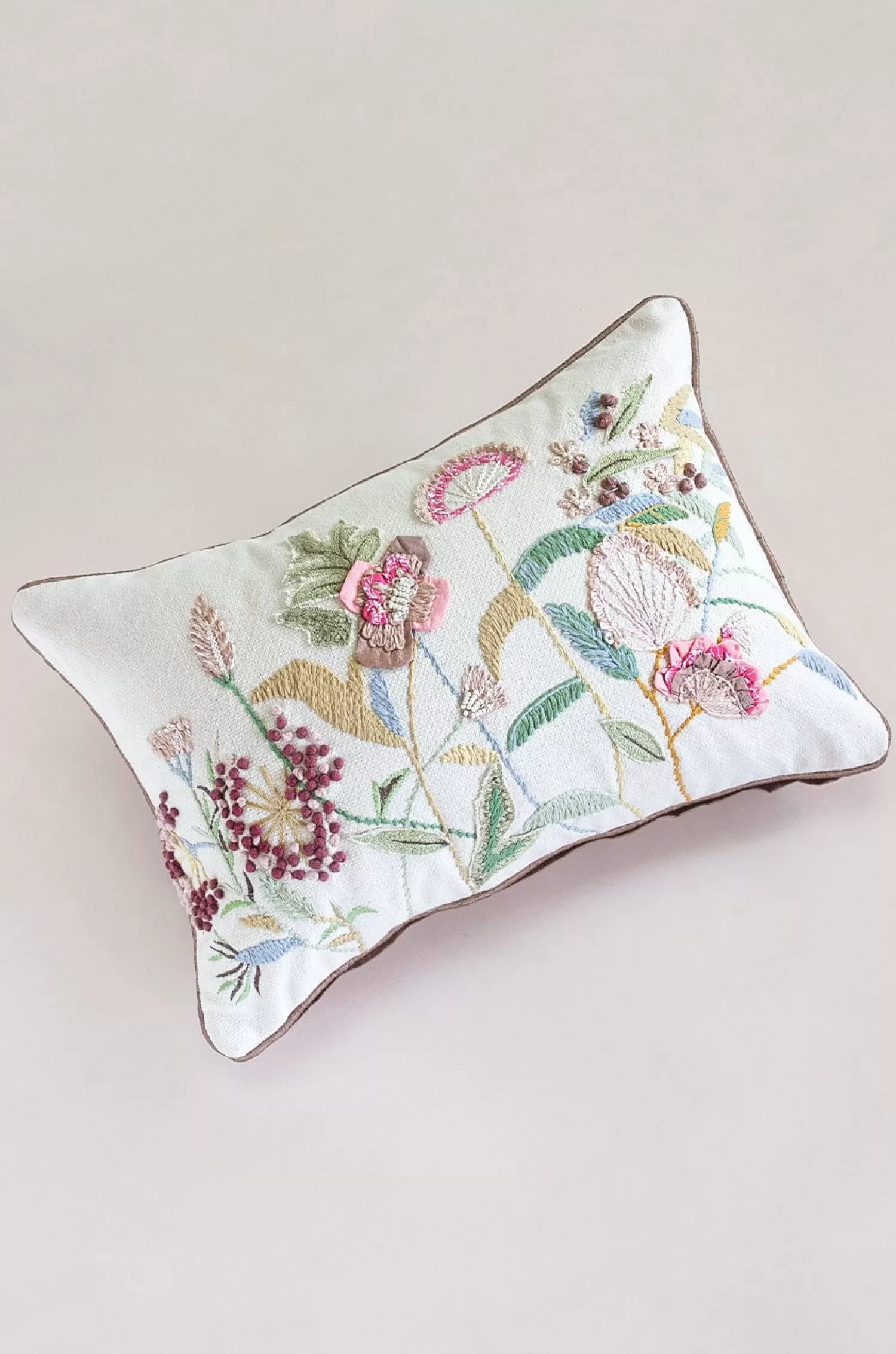 Vivsun Cushion Covers^Simin Embroidered Cushion Cover